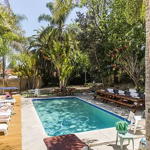 https://billabong-backpackers-resort.hotelsperth.org